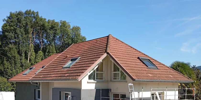 Démarrage de travaux d’isolation extérieur à Brens (01)